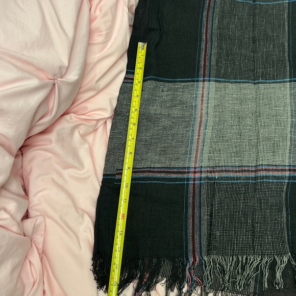 Plaid Black and Gray Women's Wrap - Picture 5 of 6